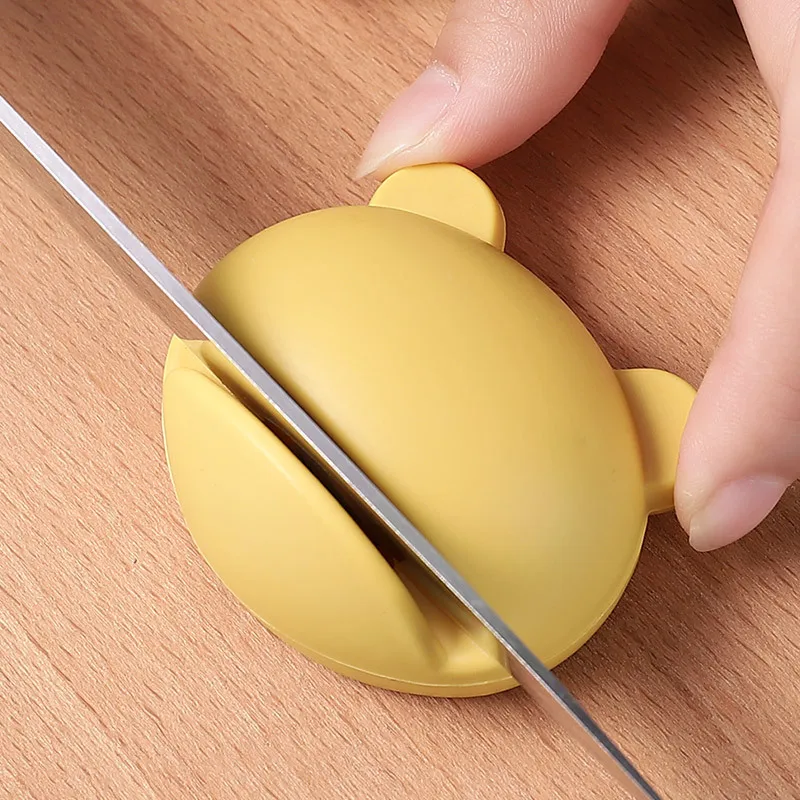 1pc Mini Useful Cute Whetstone Home Kitchen Knife Grinding Mill Scissors None-Slip Multifunctional Kitchen Tools
1pc Mini Useful Cute Whetstone Home Kitchen Knife Grinding Mill Scissors None-Slip Multifunctional Kitchen Tools