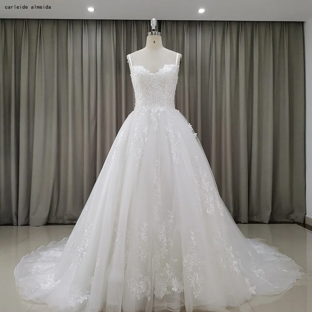 Sweetheart Ball Gown Luxury Wedding Dress with Unique Lace Appliques Chapel Train 2019 New Arrival Bridal Dress
Sweetheart Ball Gown Luxury Wedding Dress with Unique Lace Appliques Chapel Train 2019 New Arrival Bridal Dress