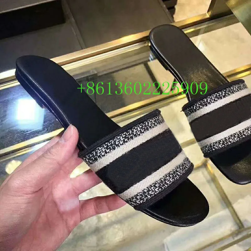Top Quality Women Slipper Real Leather Sandals Luxury Brand New Summer Beach Flip Flops Outdoor Flat Shoes Mixed Colors Big Size
Top Quality Women Slipper Real Leather Sandals Luxury Brand New Summer Beach Flip Flops Outdoor Flat Shoes Mixed Colors Big Size