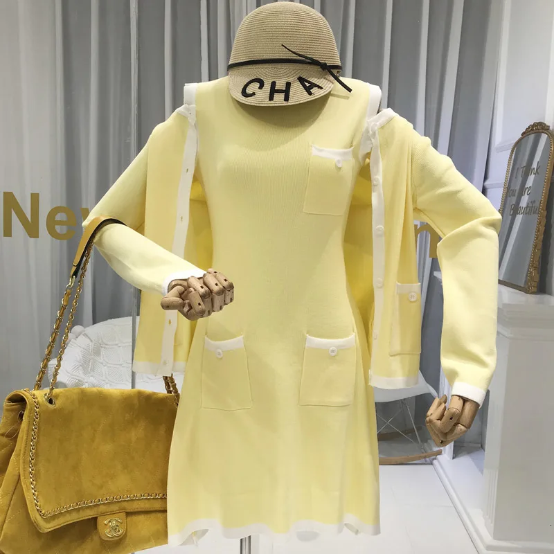 2019 Autumn Womans Knitted Cardigan Coat + Sleeveless Dress Suits Solid Color Casual Two-Pieces Sets Knit Mini Dress Winter
2019 Autumn Womans Knitted Cardigan Coat + Sleeveless Dress Suits Solid Color Casual Two-Pieces Sets Knit Mini Dress Winter