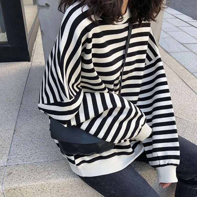 Hoodies Women Harajuku Gothic stripe cotton Hoodie Clothes 2021 Autumn long sleeve loose Kawaii Korean thin Sweatshirt Tops
Hoodies Women Harajuku Gothic stripe cotton Hoodie Clothes 2021 Autumn long sleeve loose Kawaii Korean thin Sweatshirt Tops