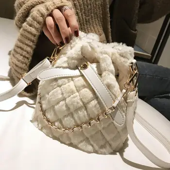 Lattice Chain Tote Bucket Bag 2020 Fashion New High quality Soft Plush Women's Designer Handbag Travel Shoulder Messenger Bag
Lattice Chain Tote Bucket Bag 2020 Fashion New High quality Soft Plush Women's Designer Handbag Travel Shoulder Messenger Bag