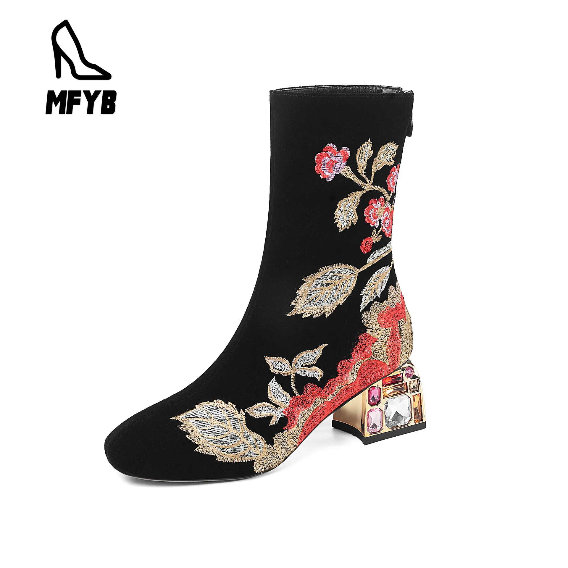 MFYB Women's boots 2019 winter new comfortable calf boots 34-43 large size leather embroidery women's shoes
MFYB Women's boots 2019 winter new comfortable calf boots 34-43 large size leather embroidery women's shoes