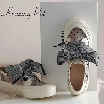Krazing Pot new genuine leather air mesh polka dot bowtie thick bottom round toe lace up leisure spring little white shoes L23
Krazing Pot new genuine leather air mesh polka dot bowtie thick bottom round toe lace up leisure spring little white shoes L23