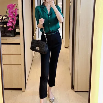 Runway Sexy V-Neck Short-Sleeved Single-Breasted Shirt Black Slim Temperament Pocket Nine-Point Pants Women'S Two-Piece Suit
Runway Sexy V-Neck Short-Sleeved Single-Breasted Shirt Black Slim Temperament Pocket Nine-Point Pants Women'S Two-Piece Suit