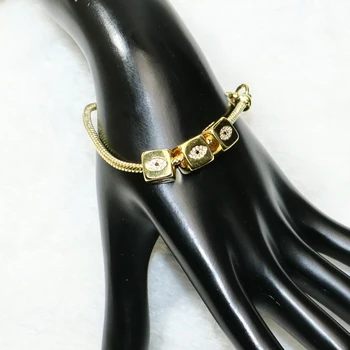 4Pcs three Cube Zircon charms Bracelet Gold color charms jewelry Bracelet elegant jewelry Bracelet gift for lady 50272
4Pcs three Cube Zircon charms Bracelet Gold color charms jewelry Bracelet elegant jewelry Bracelet gift for lady 50272