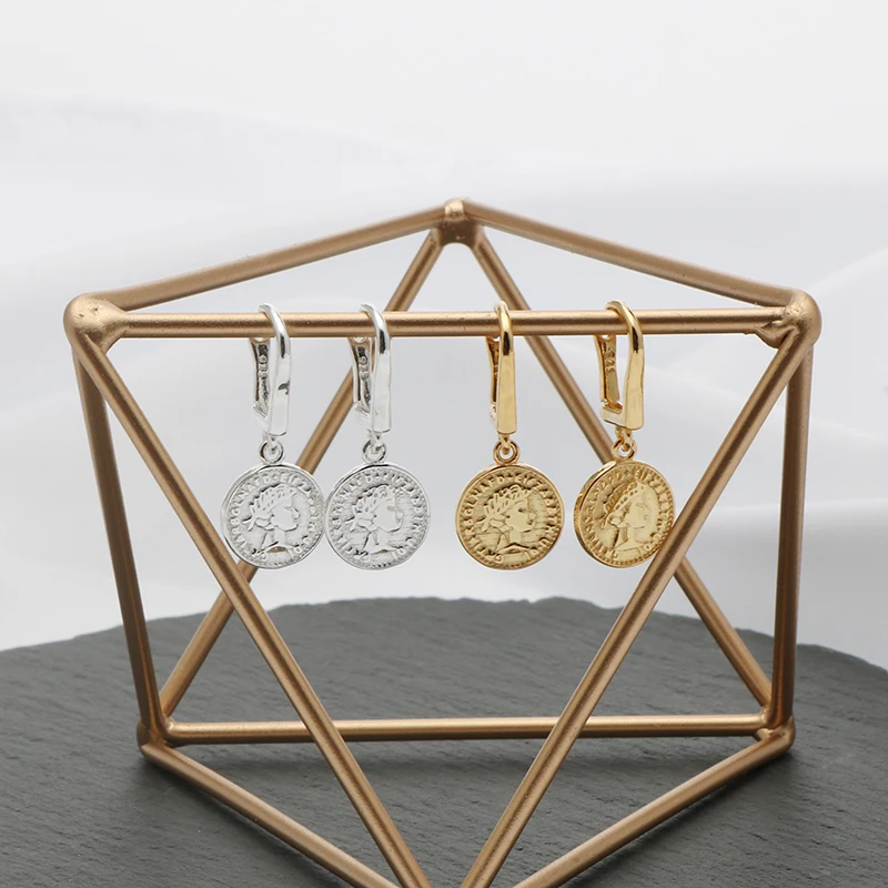 YiShi S925 sterling silver Greek goddess like an earring Korean version of round light face ear ornaments East Gate same model
YiShi S925 sterling silver Greek goddess like an earring Korean version of round light face ear ornaments East Gate same model