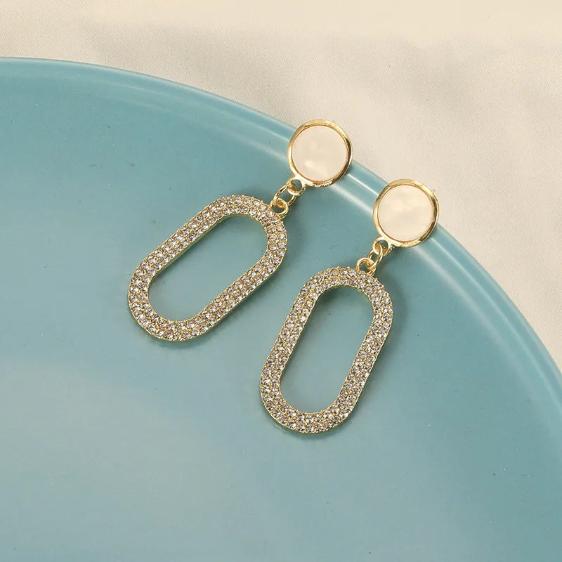 2020 Fashion Shining Circle Drop Earrings Gold Color Full Rhinestone Geometric Dangling Earrings for Women Wedding Party Jewelry
2020 Fashion Shining Circle Drop Earrings Gold Color Full Rhinestone Geometric Dangling Earrings for Women Wedding Party Jewelry
