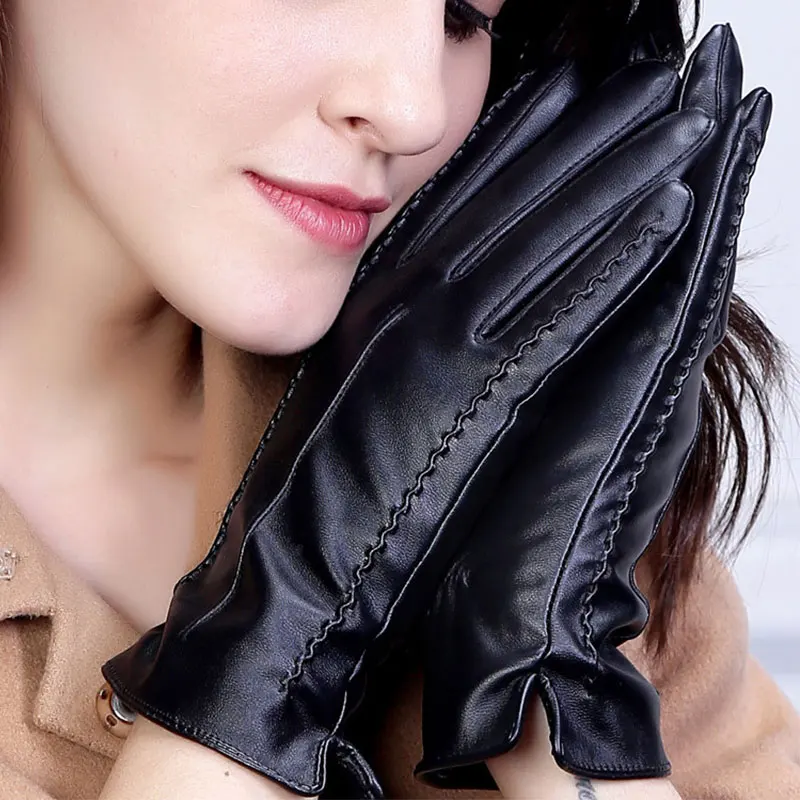 Solid Color Thickened Warm Mittens Driving Gloves Women PU Leather Gloves Touch Screen Full Fingers 1Pairs Windproof Waterproof
Solid Color Thickened Warm Mittens Driving Gloves Women PU Leather Gloves Touch Screen Full Fingers 1Pairs Windproof Waterproof