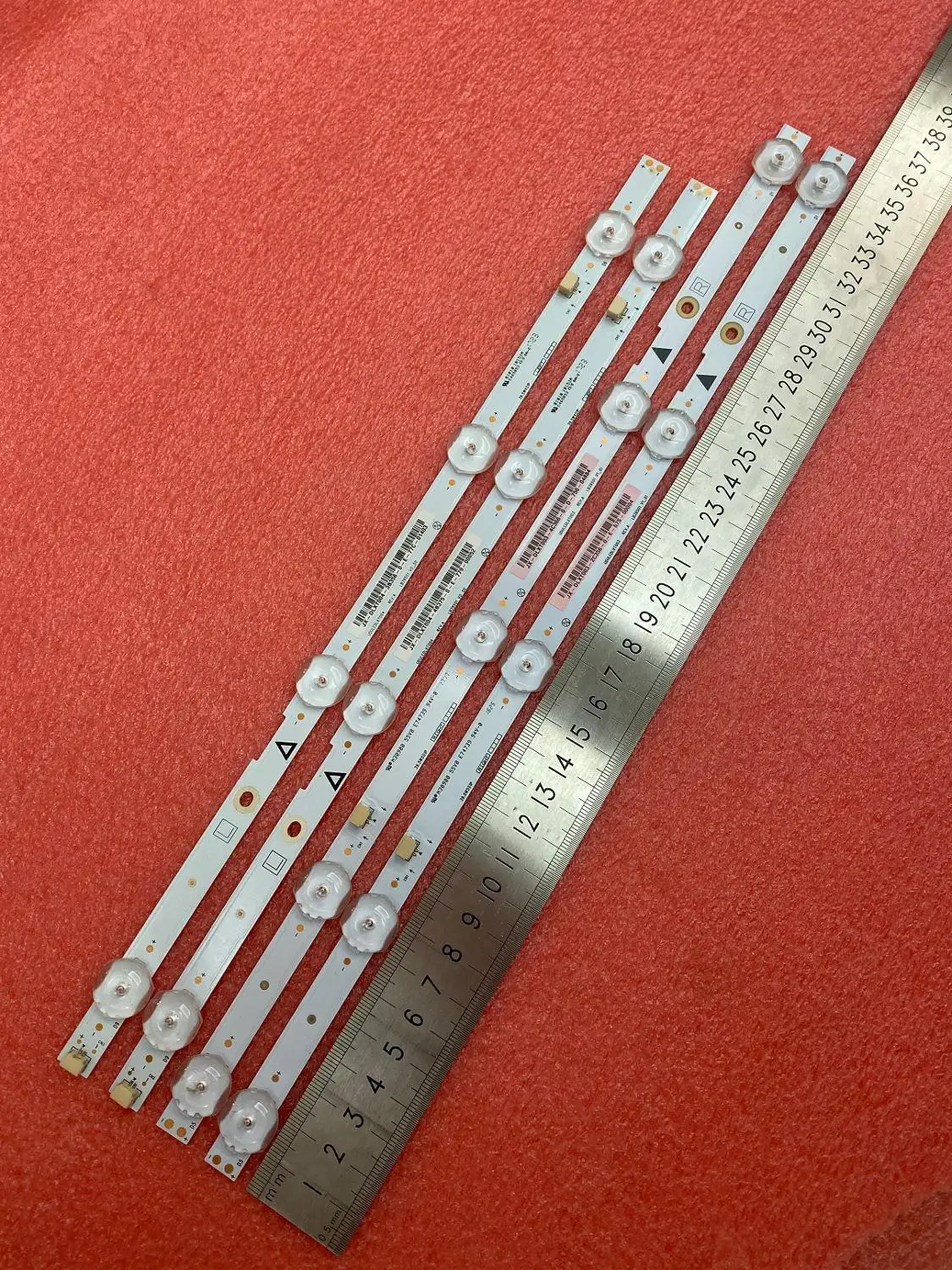 New 20set=80 PCS LED backlight strip for 40mv336x fw40d36f UDULEDLXT003 UDULEDLXT004 LB39501 V0_00 V1_01 39.5W4S1P
New 20set=80 PCS LED backlight strip for 40mv336x fw40d36f UDULEDLXT003 UDULEDLXT004 LB39501 V0_00 V1_01 39.5W4S1P