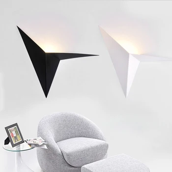 Nordic Modern Creative Triangle Wall Lamp Simple Wrought Iron Shaped Bedroom Study Bedside Decorate LED Makeup Mirror Light
Nordic Modern Creative Triangle Wall Lamp Simple Wrought Iron Shaped Bedroom Study Bedside Decorate LED Makeup Mirror Light