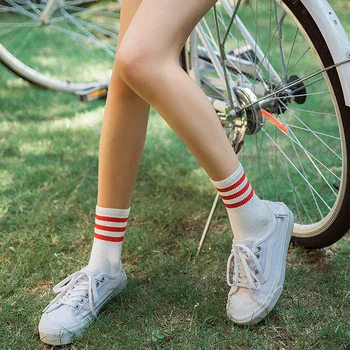 White Casual Three Stripes Crew Socks Cotton Women New Fashion Korean College Style Female Student Athletic Running Black Socks 
White Casual Three Stripes Crew Socks Cotton Women New Fashion Korean College Style Female Student Athletic Running Black Socks