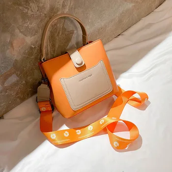 women's bag Brand Original Design Handbag 2020 Joker Wide Shoulder Strap Contrast Color Shoulder Messenger Bag Bucket Bag
women's bag Brand Original Design Handbag 2020 Joker Wide Shoulder Strap Contrast Color Shoulder Messenger Bag Bucket Bag