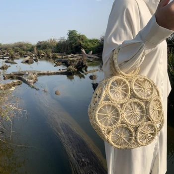 Women Lady Clutches Round Holiday Bag Hollow-out Woven Handbag Vintage Straw Bag With Handles Fashion French Style Beach Bag
Women Lady Clutches Round Holiday Bag Hollow-out Woven Handbag Vintage Straw Bag With Handles Fashion French Style Beach Bag