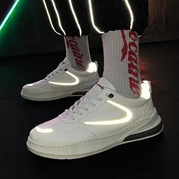 OLOMM Men's Fashion Sneakers Outdoor Trend Men Casual Shoes Lace Popular Soft Bottom 2020 Tenis Masculino Adulto Zapatos Hombre
OLOMM Men's Fashion Sneakers Outdoor Trend Men Casual Shoes Lace Popular Soft Bottom 2020 Tenis Masculino Adulto Zapatos Hombre