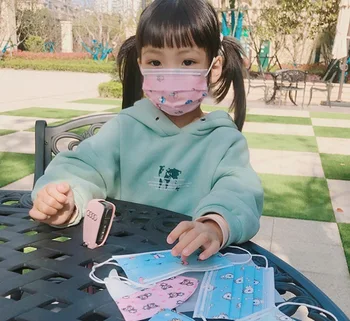 50pcs/lot Children Mouth Masks Cartoon Disposable Mouth Mask Prints Cute Boy Girl Breathable Masks Sunscreen Face Mask 
50pcs/lot Children Mouth Masks Cartoon Disposable Mouth Mask Prints Cute Boy Girl Breathable Masks Sunscreen Face Mask