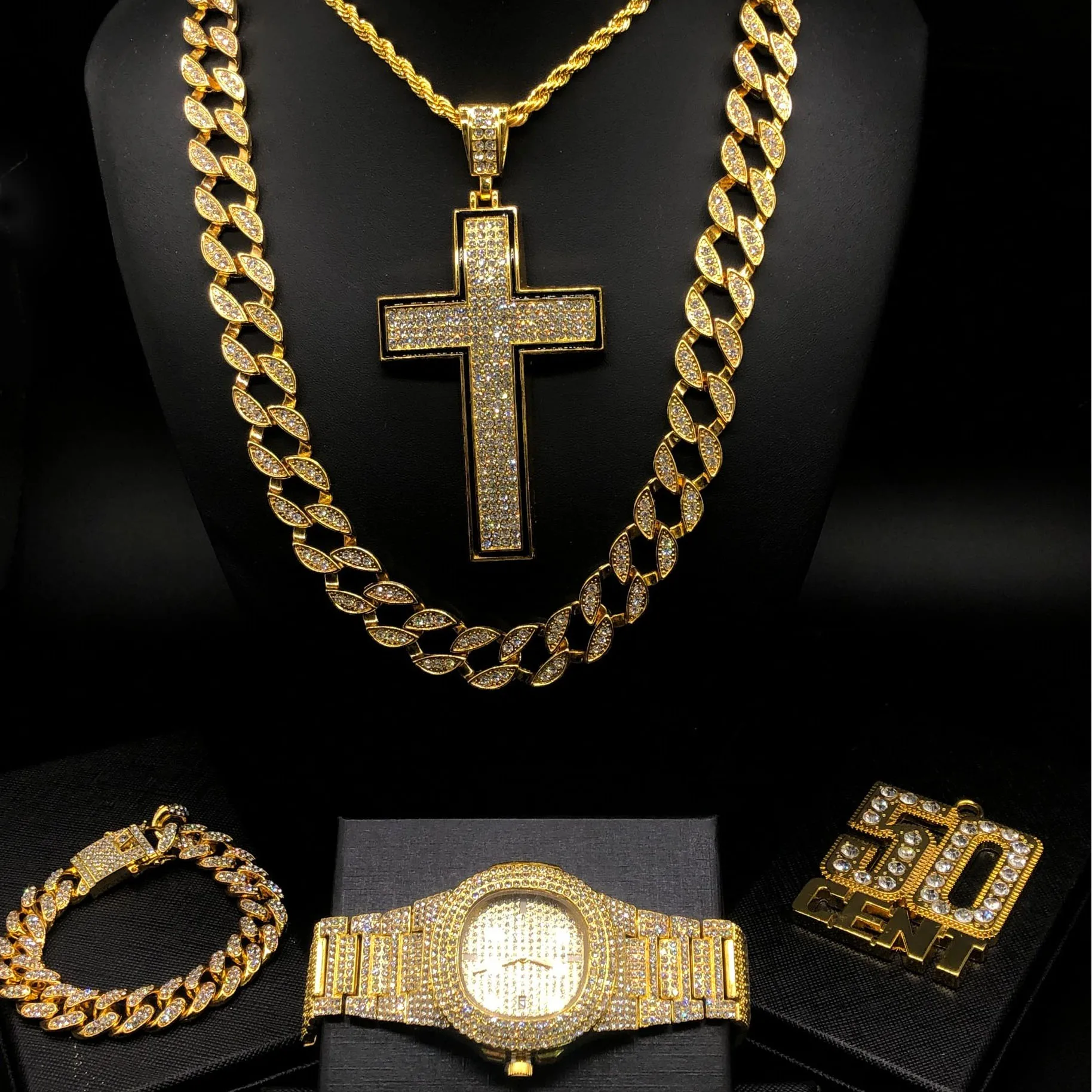 Luxury Men Gold Watch Ice Out Men Necklace + Watch + Bracelet + pandent Cimbo Set Ice Cuban Jewelry Set For Men
Luxury Men Gold Watch Ice Out Men Necklace + Watch + Bracelet + pandent Cimbo Set Ice Cuban Jewelry Set For Men