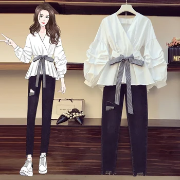 Two-piece Summer 2020 New Women's Slimming V-neck Nine Points Lantern Sleeve Sets Shirt Ripped Jeans Two-piece Suit Female Z539
Two-piece Summer 2020 New Women's Slimming V-neck Nine Points Lantern Sleeve Sets Shirt Ripped Jeans Two-piece Suit Female Z539