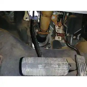 BRAKE PEDAL NISSAN TERRANO/TERRANO.II (R20) 
BRAKE PEDAL NISSAN TERRANO/TERRANO.II (R20)