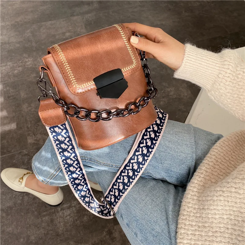 Language meng wei Retro Bucket Bag Women's 2019 New Style Korean-style Autumn And Winter Fashion Wide Strap Non-mainstream Cross
Language meng wei Retro Bucket Bag Women's 2019 New Style Korean-style Autumn And Winter Fashion Wide Strap Non-mainstream Cross
