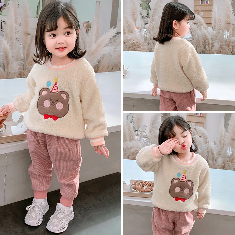 Girls New Children Autumn and Winter Fleece Lined Padded Warm Keeping Base Shirt Pullover Embroidery Sweater
Girls New Children Autumn and Winter Fleece Lined Padded Warm Keeping Base Shirt Pullover Embroidery Sweater