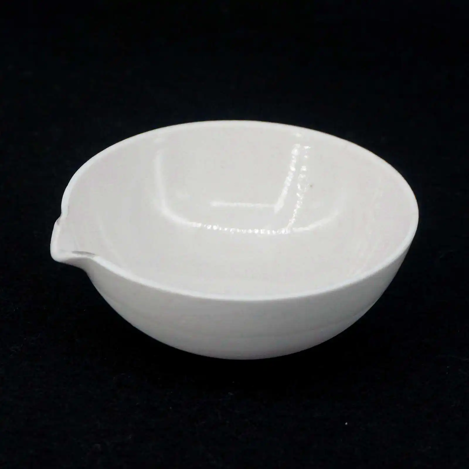 Лабораторная керамическая тарелка с круглым дном и носиком 400 мл | Канцтовары для
