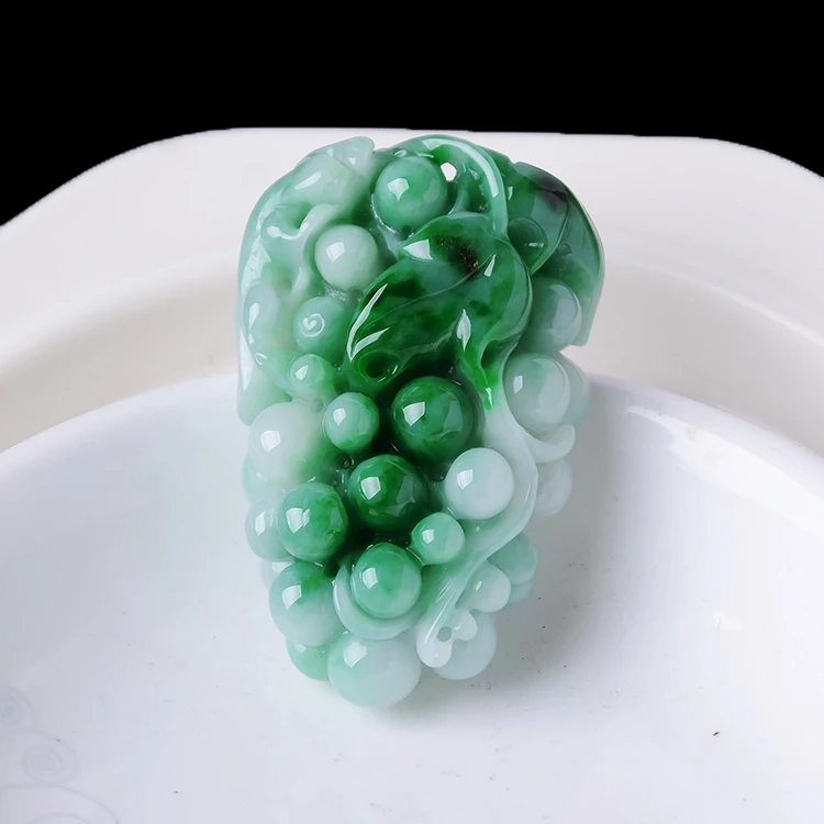 2019 new authentic Myanmar ice type thick green natural jade grape pendant pendant certificate
2019 new authentic Myanmar ice type thick green natural jade grape pendant pendant certificate