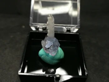 6.0gNatural Fluorite Crystal symbiont, mineral ore crystal mineral sample box 
6.0gNatural Fluorite Crystal symbiont, mineral ore crystal mineral sample box