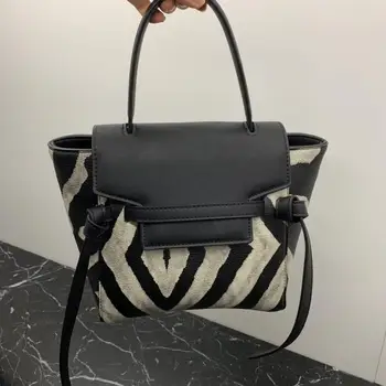 Large-capacity Leather Handbags 2020 Autumn and Winter New Zebra Catfish Handbags Laides Single Shoulder Messenger Bag Channels
Large-capacity Leather Handbags 2020 Autumn and Winter New Zebra Catfish Handbags Laides Single Shoulder Messenger Bag Channels