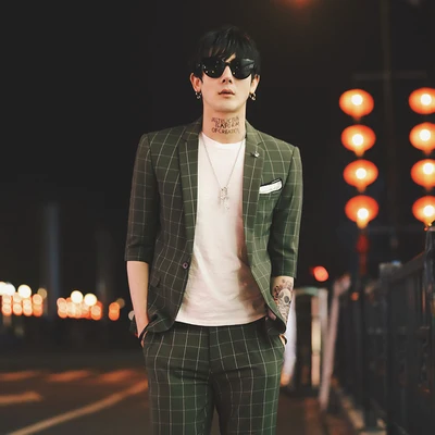 2020 New Summer Korean Version Of The Plaid Casual Suit Suit Tide Male Sleeves Two-piece Net Red Slim Suit (top + Pants)
2020 New Summer Korean Version Of The Plaid Casual Suit Suit Tide Male Sleeves Two-piece Net Red Slim Suit (top + Pants)