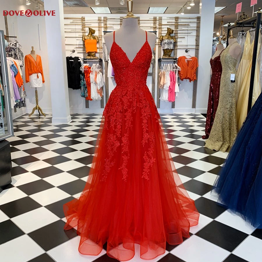 Red Lace Appliqued Long Prom Dress Beaded Deep V Neck Spaghetti Strap Tulle A Line Evening Formal Party Gowns balo elbiseleri
Red Lace Appliqued Long Prom Dress Beaded Deep V Neck Spaghetti Strap Tulle A Line Evening Formal Party Gowns balo elbiseleri