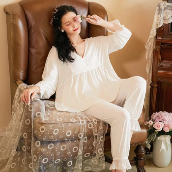 Autumn winter new ladies princess pajamas retro sweet trousers loose large size palace style home service two-piece suit JJF0158
Autumn winter new ladies princess pajamas retro sweet trousers loose large size palace style home service two-piece suit JJF0158