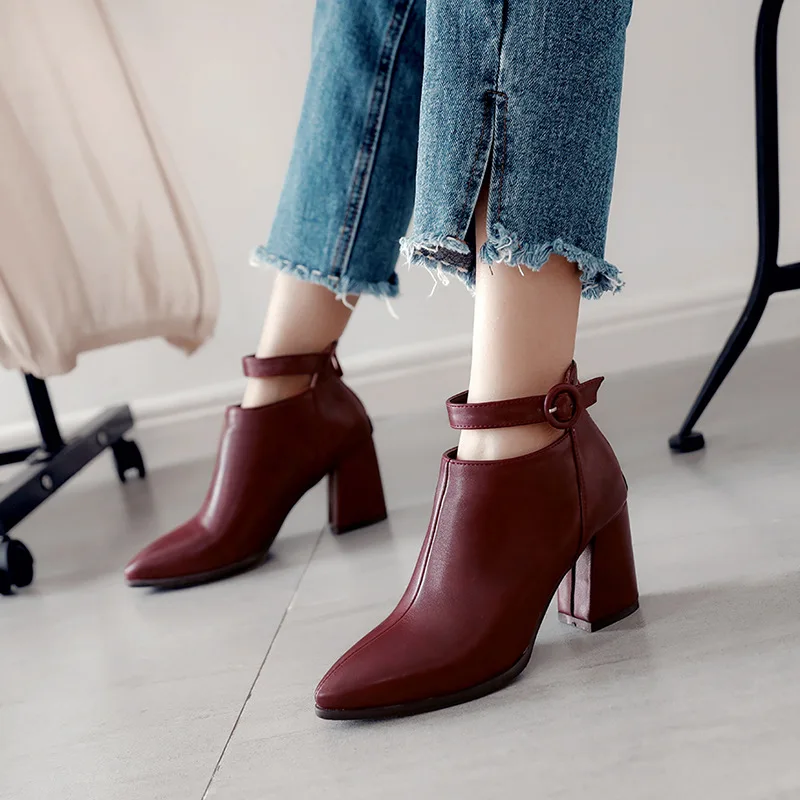 2019 New Style Autumn And Winter Martin Boots Women's Small Short Boots Pointed Toe Belt Buckle after Zipper Low-Top Women's Boo
2019 New Style Autumn And Winter Martin Boots Women's Small Short Boots Pointed Toe Belt Buckle after Zipper Low-Top Women's Boo
