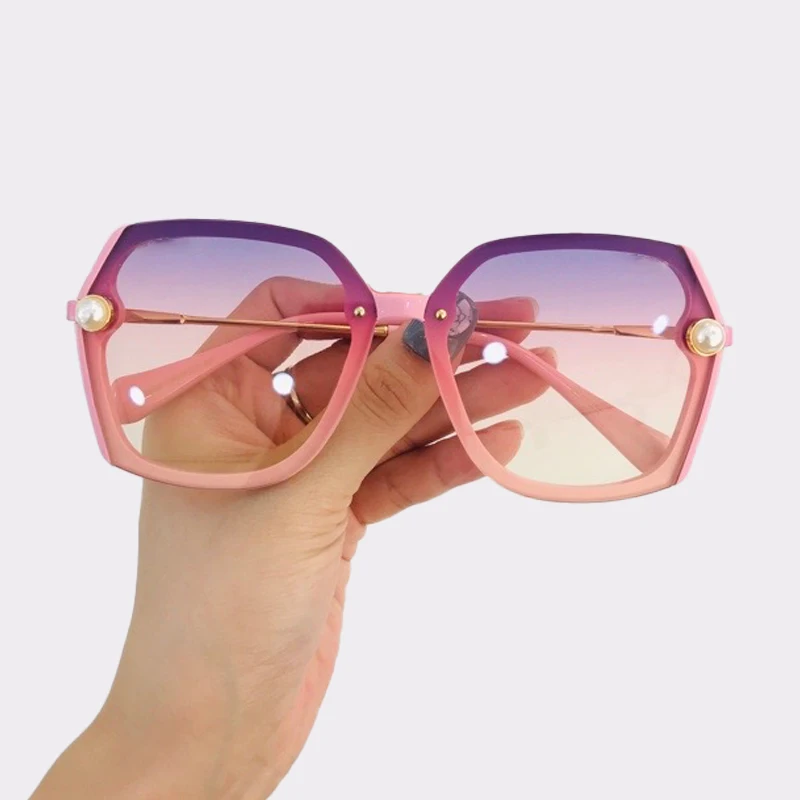 Women 2020 Brand Designer Sun Glasses Pearl Decoration Butterfly Rectangle Shades Square Eyewear Protection Oculos
Women 2020 Brand Designer Sun Glasses Pearl Decoration Butterfly Rectangle Shades Square Eyewear Protection Oculos