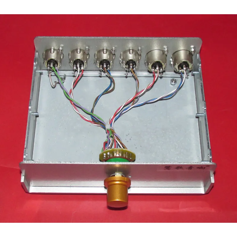NEUTRIK balanced seat 1 balanced input 2 balanced output selector, balanced audio amplifier selection switch
NEUTRIK balanced seat 1 balanced input 2 balanced output selector, balanced audio amplifier selection switch