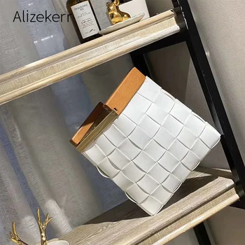 Wooden Handle Woven Clutch Bags Women 2020 New Designer Clip PU Leather Large Capacity Handbag Ladies High Quality Purse Fashion
Wooden Handle Woven Clutch Bags Women 2020 New Designer Clip PU Leather Large Capacity Handbag Ladies High Quality Purse Fashion