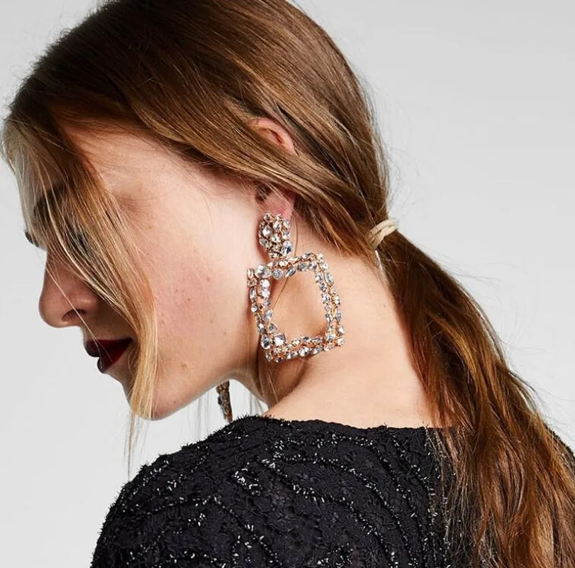 Hyperbole Colorful Crystals Dangle Earrings for Women Fashion Trend Geometric Jewelry Earrings for Party Wedding Elegant Earring
Hyperbole Colorful Crystals Dangle Earrings for Women Fashion Trend Geometric Jewelry Earrings for Party Wedding Elegant Earring