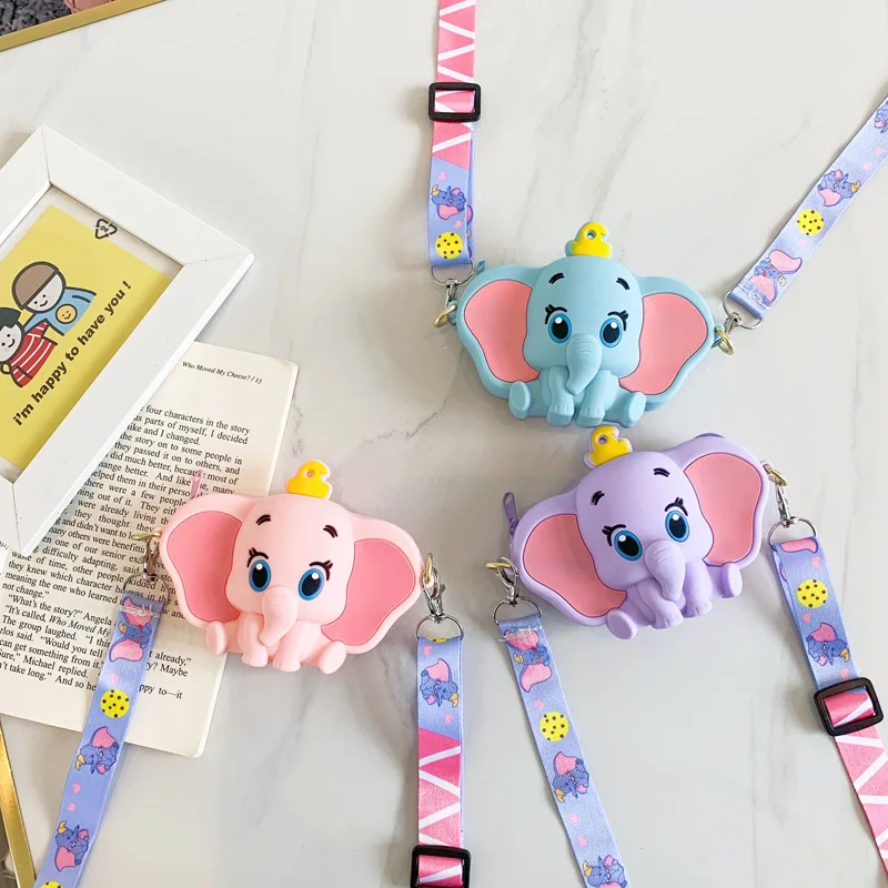 Новинка 2021, симпатичный силиконовый кошелек для монет из мультфильма Disney, Дамбо, переносной мессенджер на плечо для девушек, сумка для хране... 
Новинка 2021, симпатичный силиконовый кошелек для монет из мультфильма Disney, Дамбо, переносной мессенджер на плечо для девушек, сумка для хране...
