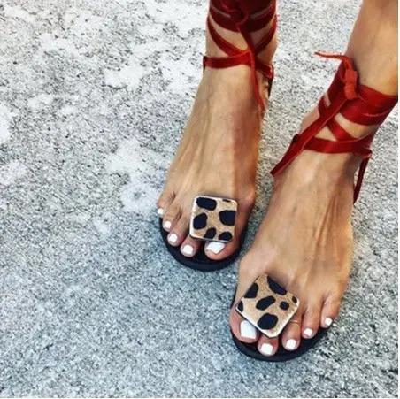 

Summer 2020 new style strapped Roman sandals female flat bottom wild clip toe sandals lace-up fairy style with skirt shoes X203