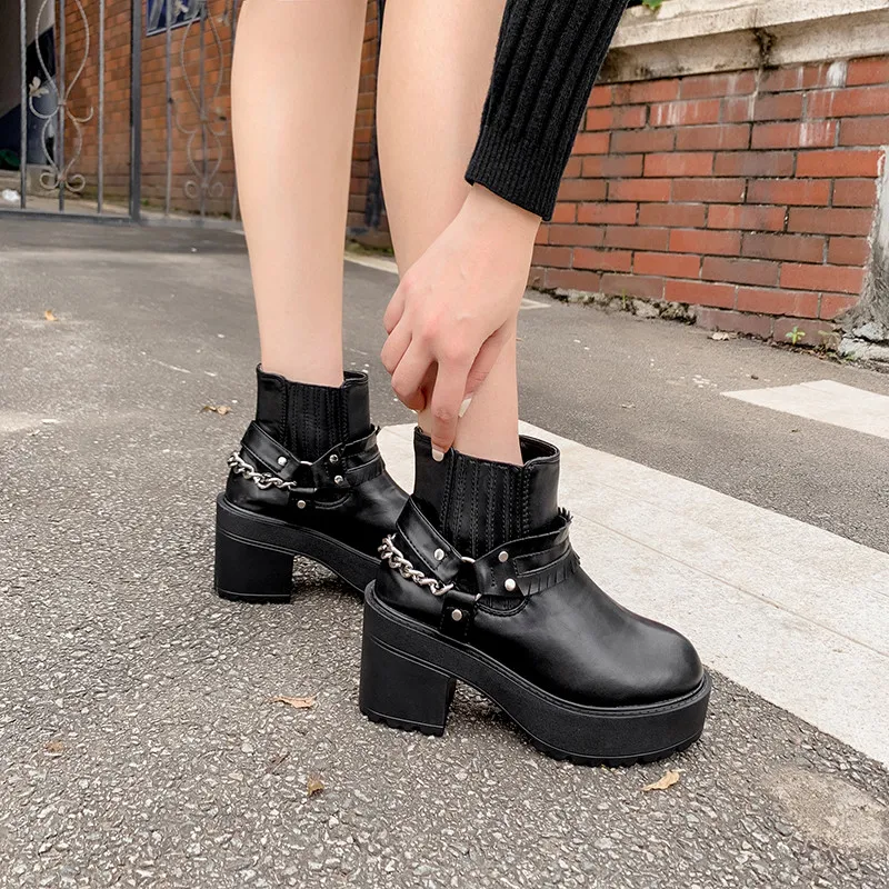 YMECHIC Autumn Black Chain Street Punk Gothic Rock Ankle Boots Block Heels Woman Platform Goth Shoes Buckle Strap Bootie 2019
YMECHIC Autumn Black Chain Street Punk Gothic Rock Ankle Boots Block Heels Woman Platform Goth Shoes Buckle Strap Bootie 2019
