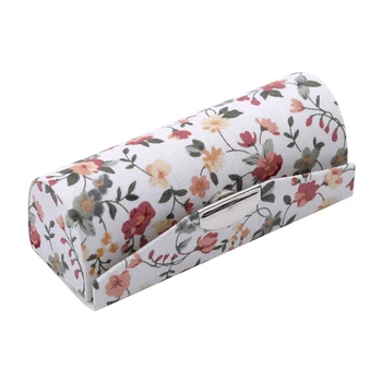 1PC Fashion Lipstick Retro Case Embroidery Flower Pattern With Mirror Packaging Lips Jewelry Packaging Storage Box
1PC Fashion Lipstick Retro Case Embroidery Flower Pattern With Mirror Packaging Lips Jewelry Packaging Storage Box