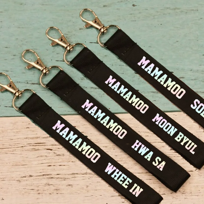 MAMAMOO Mini Album White Wind Laser Printing Strip Portrait Keychain Cute PHone Strap SOLAR WHEE IN MAMAMOO LJJ420
MAMAMOO Mini Album White Wind Laser Printing Strip Portrait Keychain Cute PHone Strap SOLAR WHEE IN MAMAMOO LJJ420
