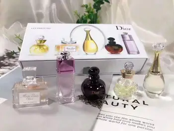 Good perfume, hot brand, 5 milliliters, original perfume, high quality, neutral type, long-lasting perfume spray, men's and wo
Good perfume, hot brand, 5 milliliters, original perfume, high quality, neutral type, long-lasting perfume spray, men's and wo