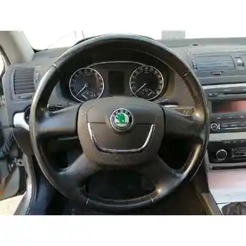 STEERING WHEEL SKODA OCTAVIA SALOON (1Z3) 
STEERING WHEEL SKODA OCTAVIA SALOON (1Z3)