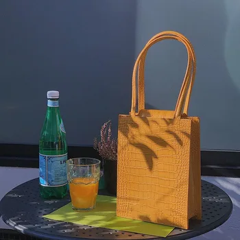Women's Bag 2020 Spring and Summer New Style Non-mainstream Designer Square Handbag Shoulder Armpit Bag Simple Versatile Bag
Women's Bag 2020 Spring and Summer New Style Non-mainstream Designer Square Handbag Shoulder Armpit Bag Simple Versatile Bag