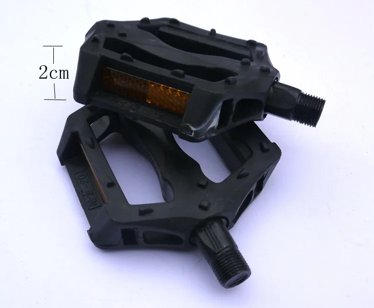 Mountain Bike Faux Aluminium Alloy Pedal with Reflective Strips Faux Aluminium Alloy Bicycle
Mountain Bike Faux Aluminium Alloy Pedal with Reflective Strips Faux Aluminium Alloy Bicycle