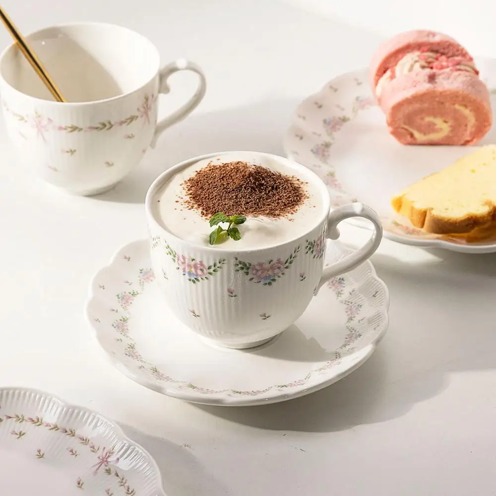 

250 мл Модная стильная Цветочная чайная чашка с блюдцем, керамическая кофейная кружка, набор для пары, чашка для завтрака, молока, десертная тарелка, термостойкая
