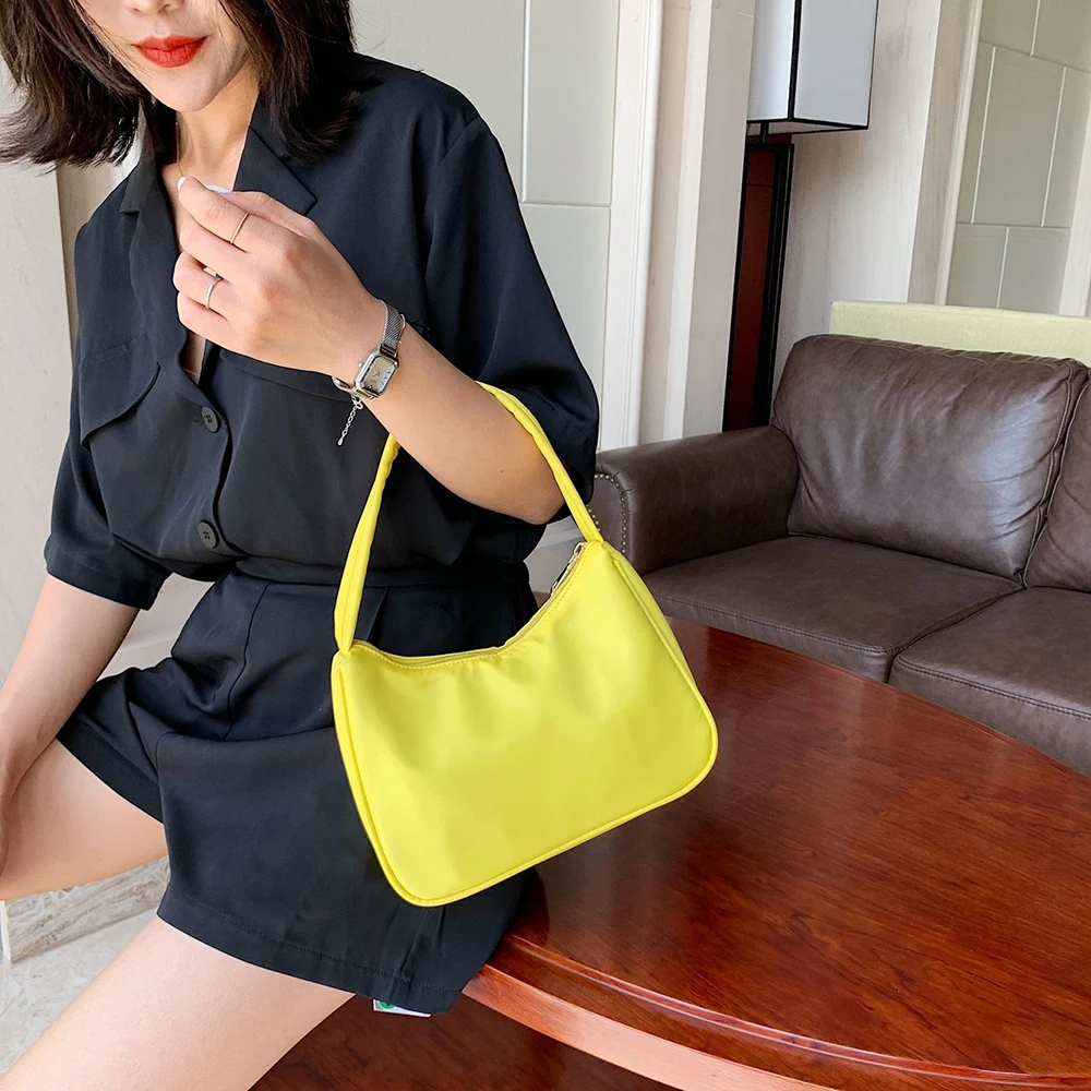 Oxford Fabric Women's Shoulder Bags Simple Solid Color Female Handbag Lightweight Daily Bag
Oxford Fabric Women's Shoulder Bags Simple Solid Color Female Handbag Lightweight Daily Bag