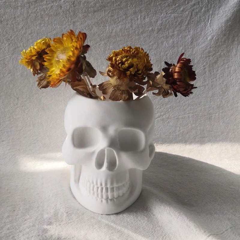 New Arrival Skull Silicone Mold for Handmade Desktop Decoration Gypsum Epoxy Resin Pen Holder Flower Pot Micro-landscape Mould
New Arrival Skull Silicone Mold for Handmade Desktop Decoration Gypsum Epoxy Resin Pen Holder Flower Pot Micro-landscape Mould