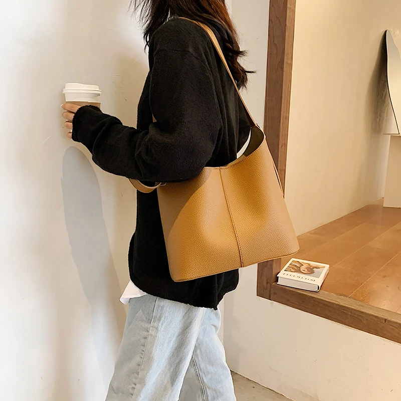 casual women shoulder bags designer handbags luxury pu leather messenger bag simply large capacity bucket female big purses 2020
casual women shoulder bags designer handbags luxury pu leather messenger bag simply large capacity bucket female big purses 2020
